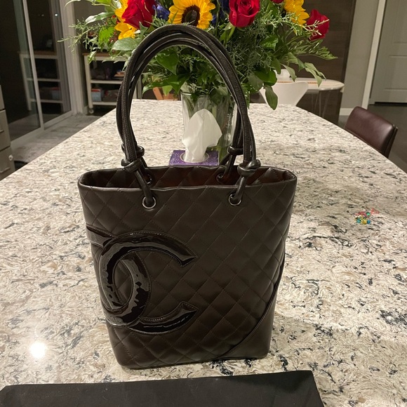 Chanel Medium aligns Cambon tote - Picture 9 of 10